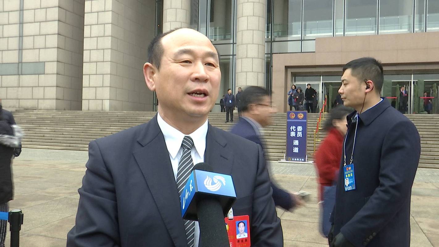 陈索斌陈索斌--把小蜡烛做成大产业