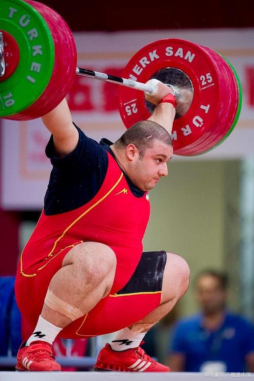 举重举的东西叫什么?