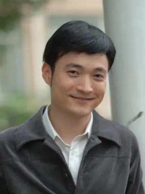 路楠的人物经历